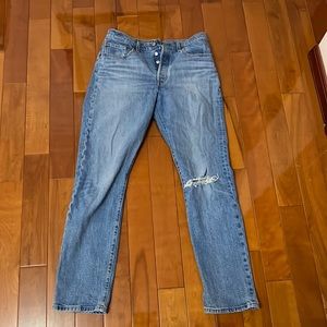 Levi’s 501 Women’s straight leg Jeans with distressed knee